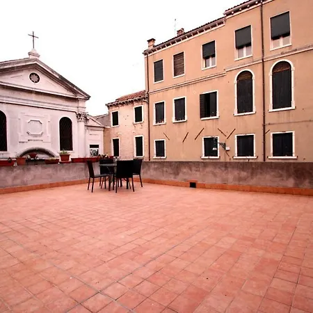 Grifone Santa Croce Train Station Appartement Venise